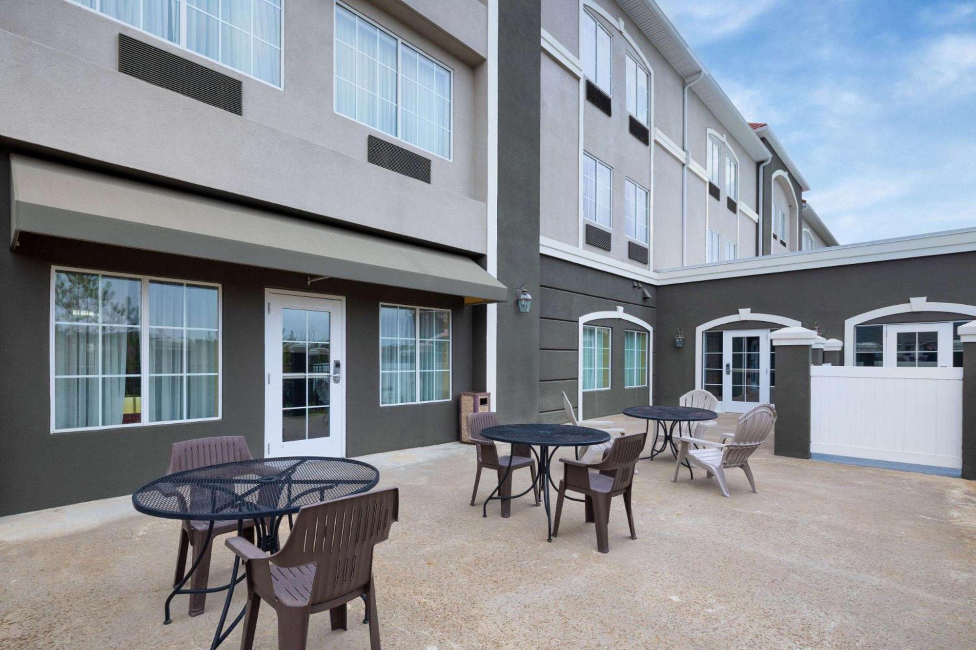 La Quinta By Wyndham Macon West Hotel Exterior photo